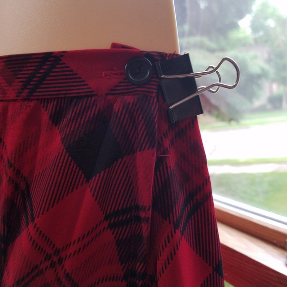 Plus size skirt - Picture 3 of 3